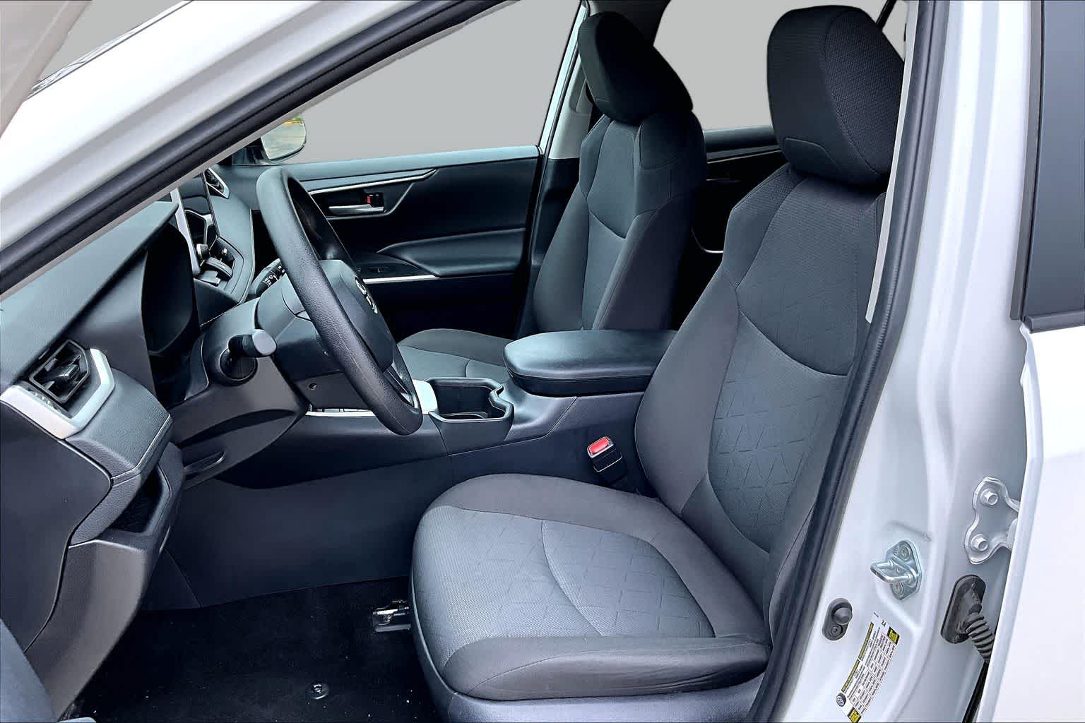 2025 Toyota RAV4 XLE - 7