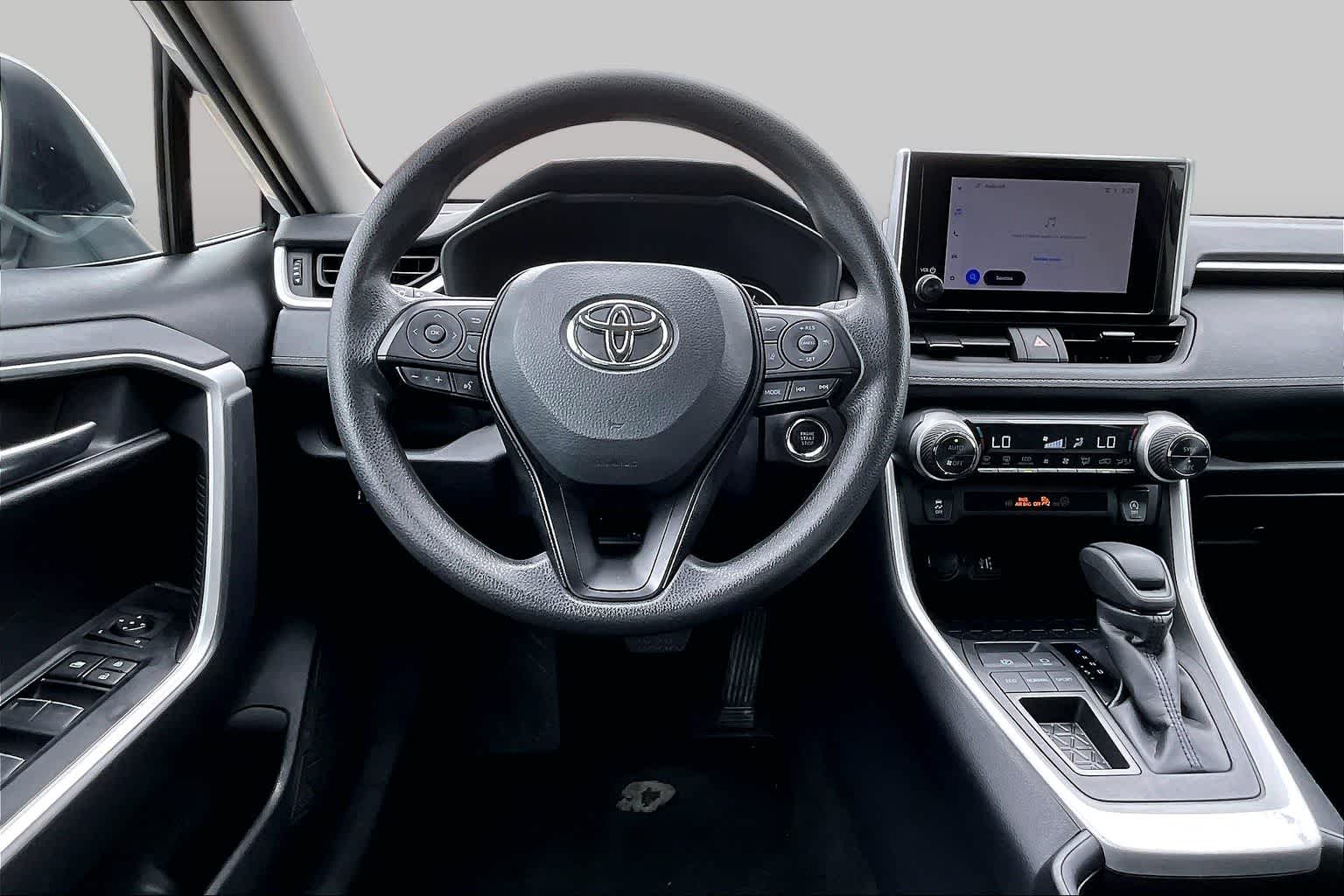 2025 Toyota RAV4 XLE - 5