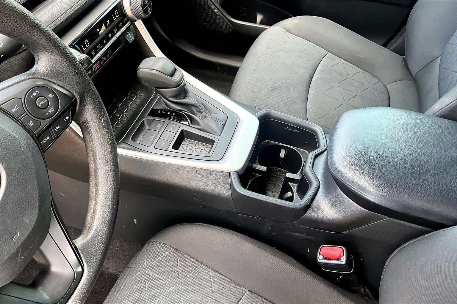 2022 Toyota RAV4 XLE White at AutoNation USA Houston