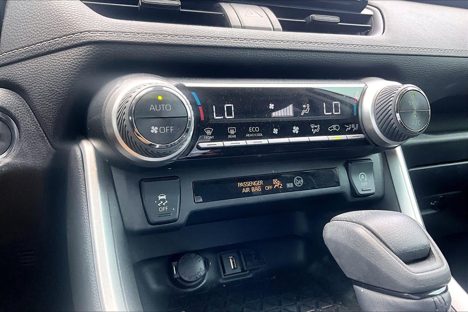 2022 Toyota RAV4 XLE White at AutoNation USA Houston
