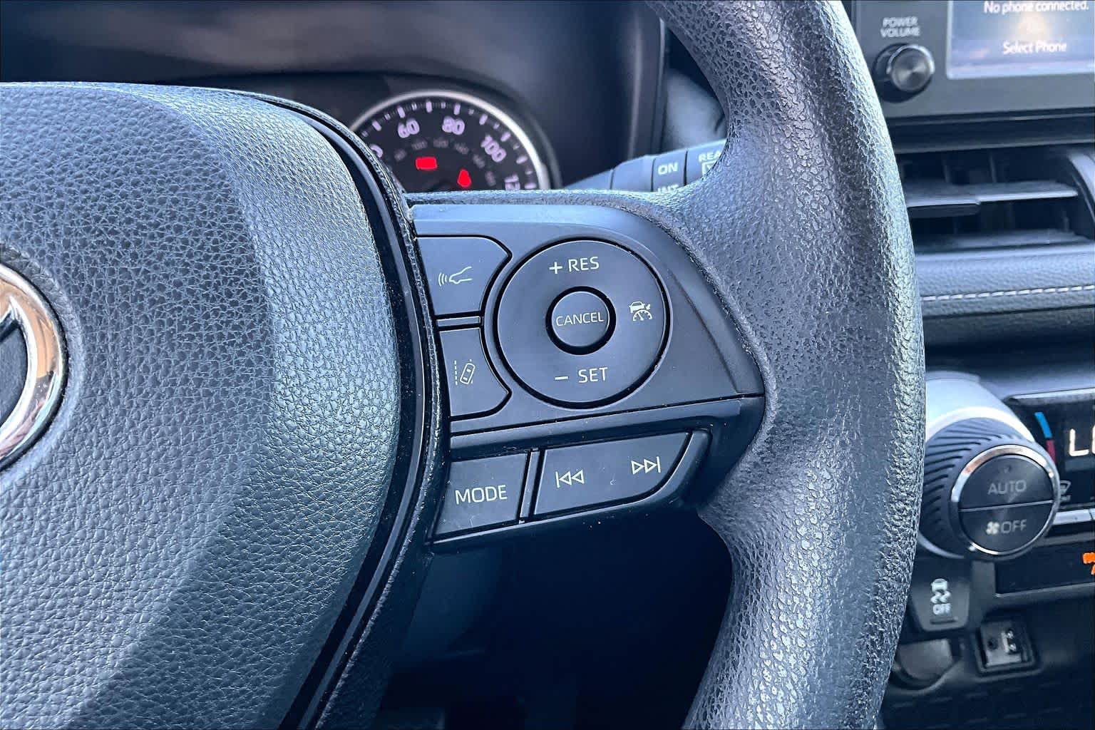2019 Toyota RAV4 photo 25 of 37