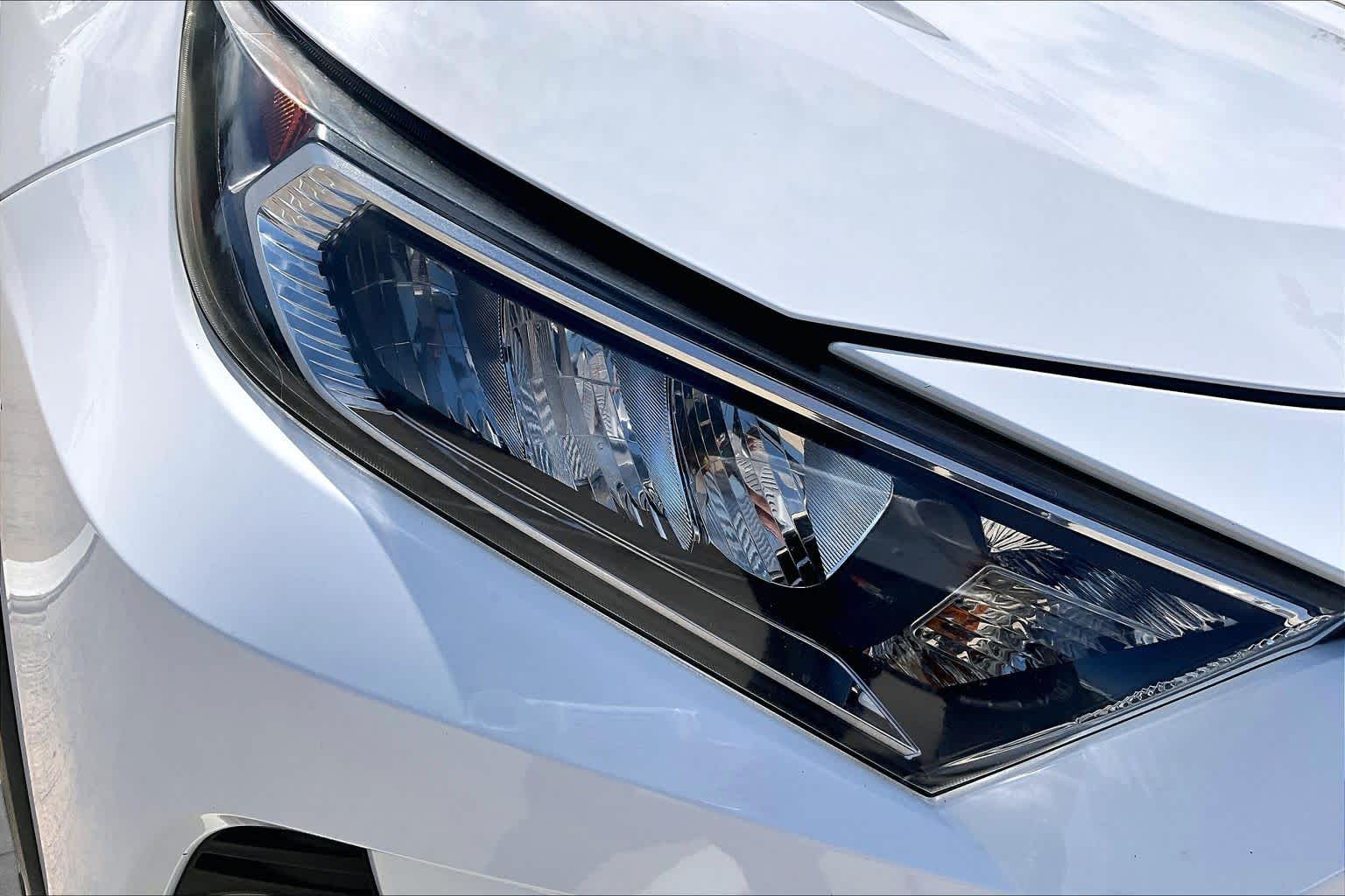 2019 Toyota RAV4 photo 28 of 37