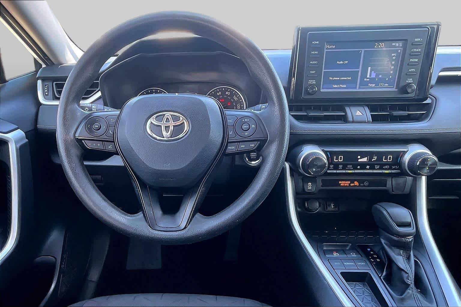2019 Toyota RAV4 photo 6 of 37