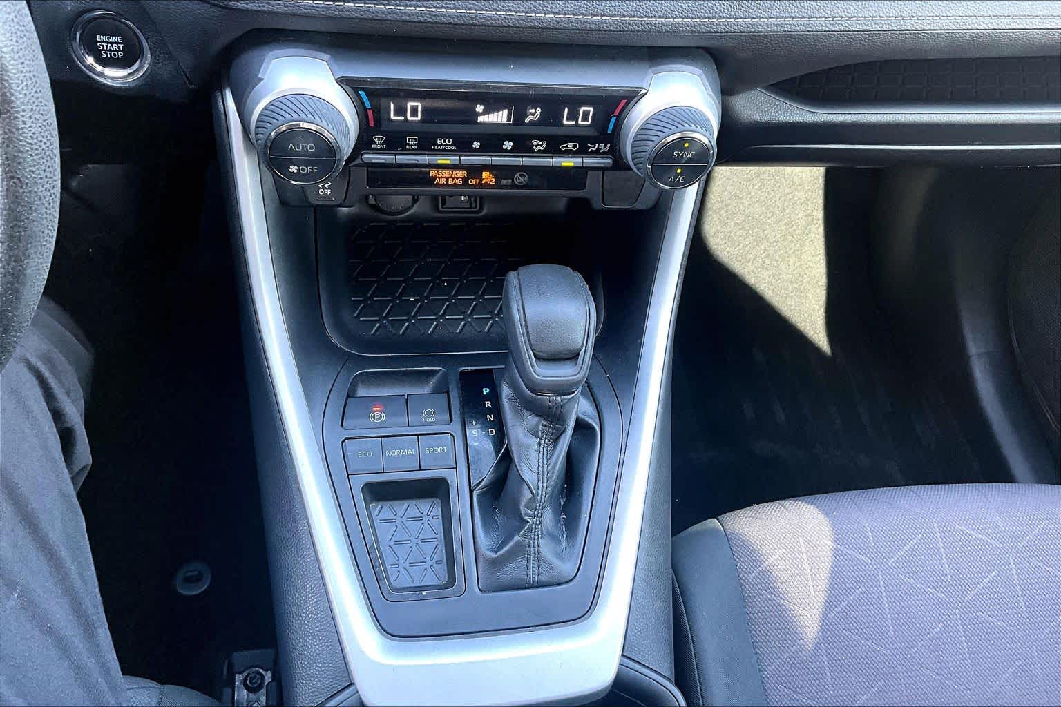 2019 Toyota RAV4 photo 35 of 37