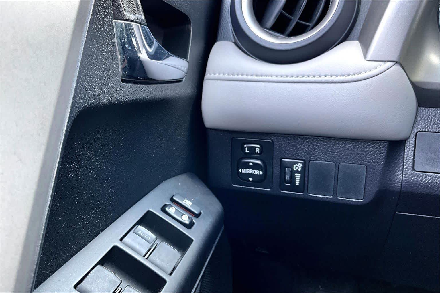 2016 Toyota RAV4 XLE Silver Sky Metallic at AutoNation USA Houston