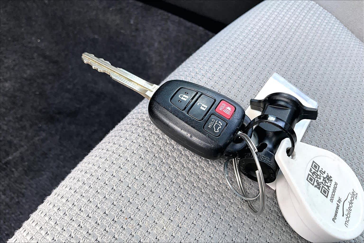 2016 Toyota RAV4 XLE Silver Sky Metallic at AutoNation USA Houston