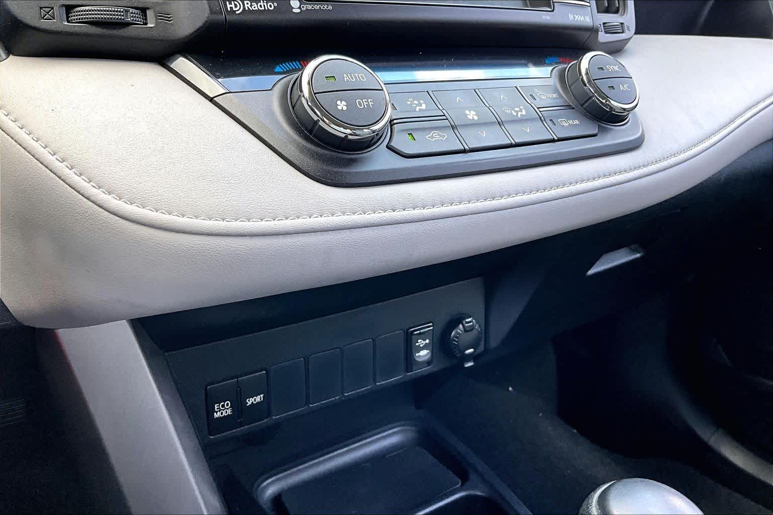 2016 Toyota RAV4 XLE Silver Sky Metallic at AutoNation USA Houston