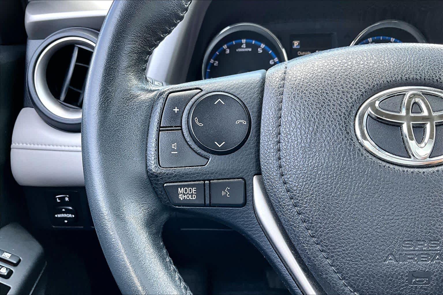 2016 Toyota RAV4 XLE Silver Sky Metallic at AutoNation USA Houston