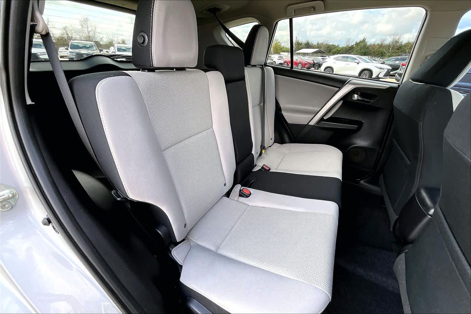 2016 Toyota RAV4 XLE Silver Sky Metallic at AutoNation USA Houston