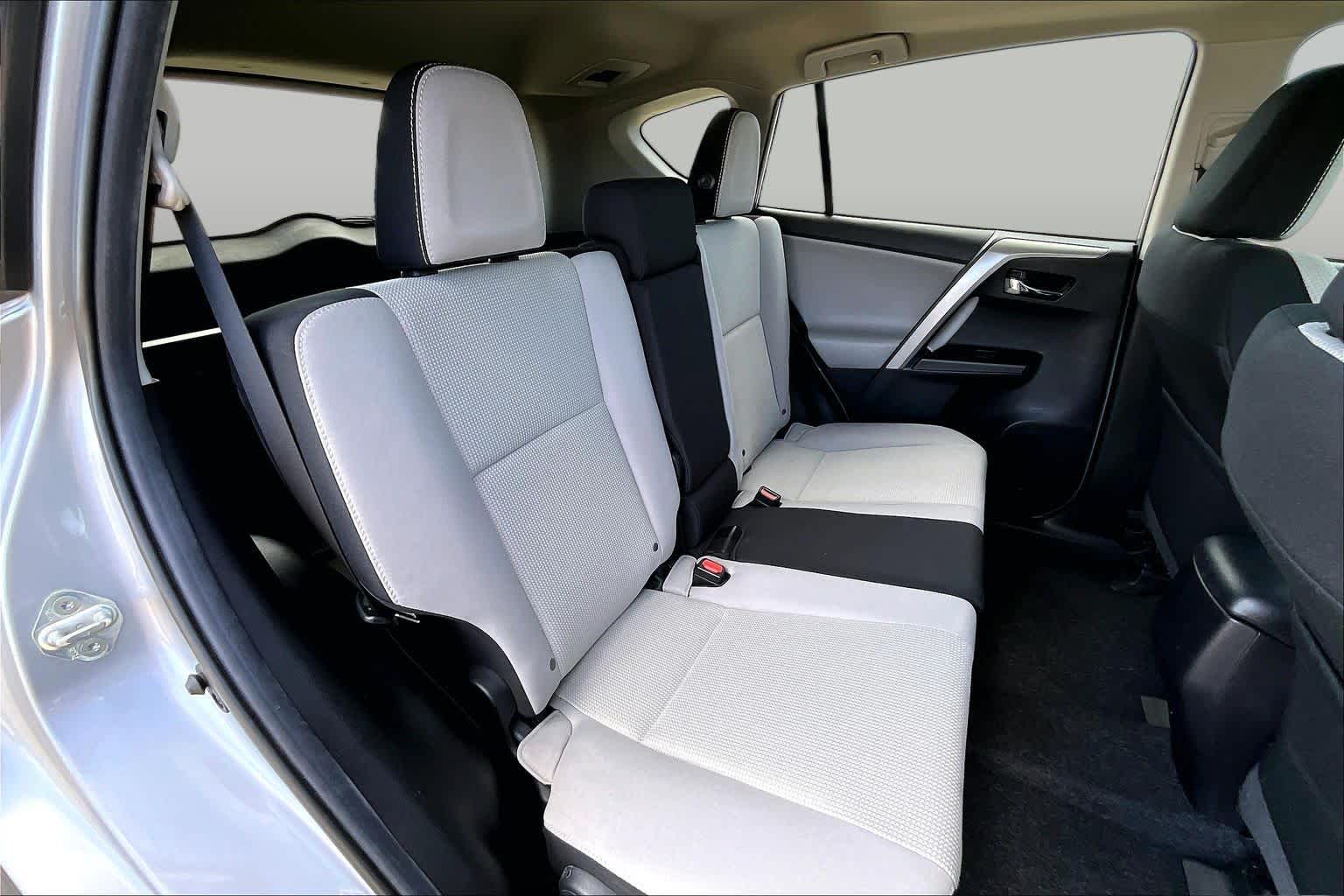 2018 Toyota RAV4 XLE Silver Sky Metallic at Group 1 Toyota Southwest