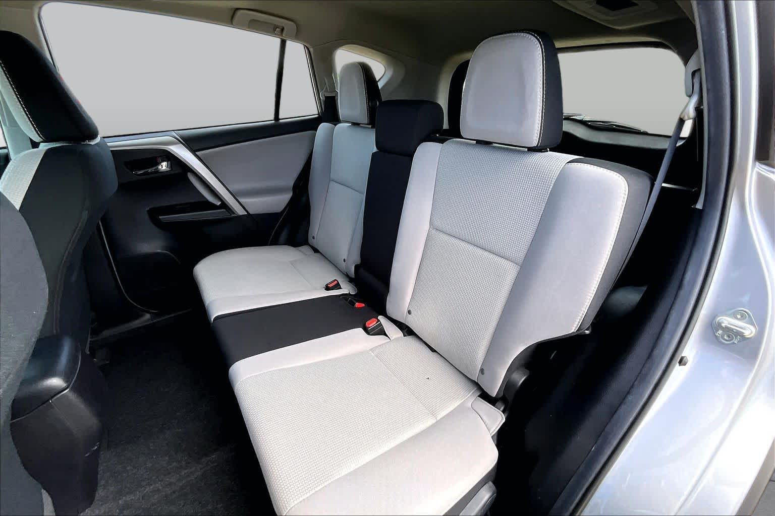 2018 Toyota RAV4 XLE Silver Sky Metallic at Group 1 Toyota Southwest