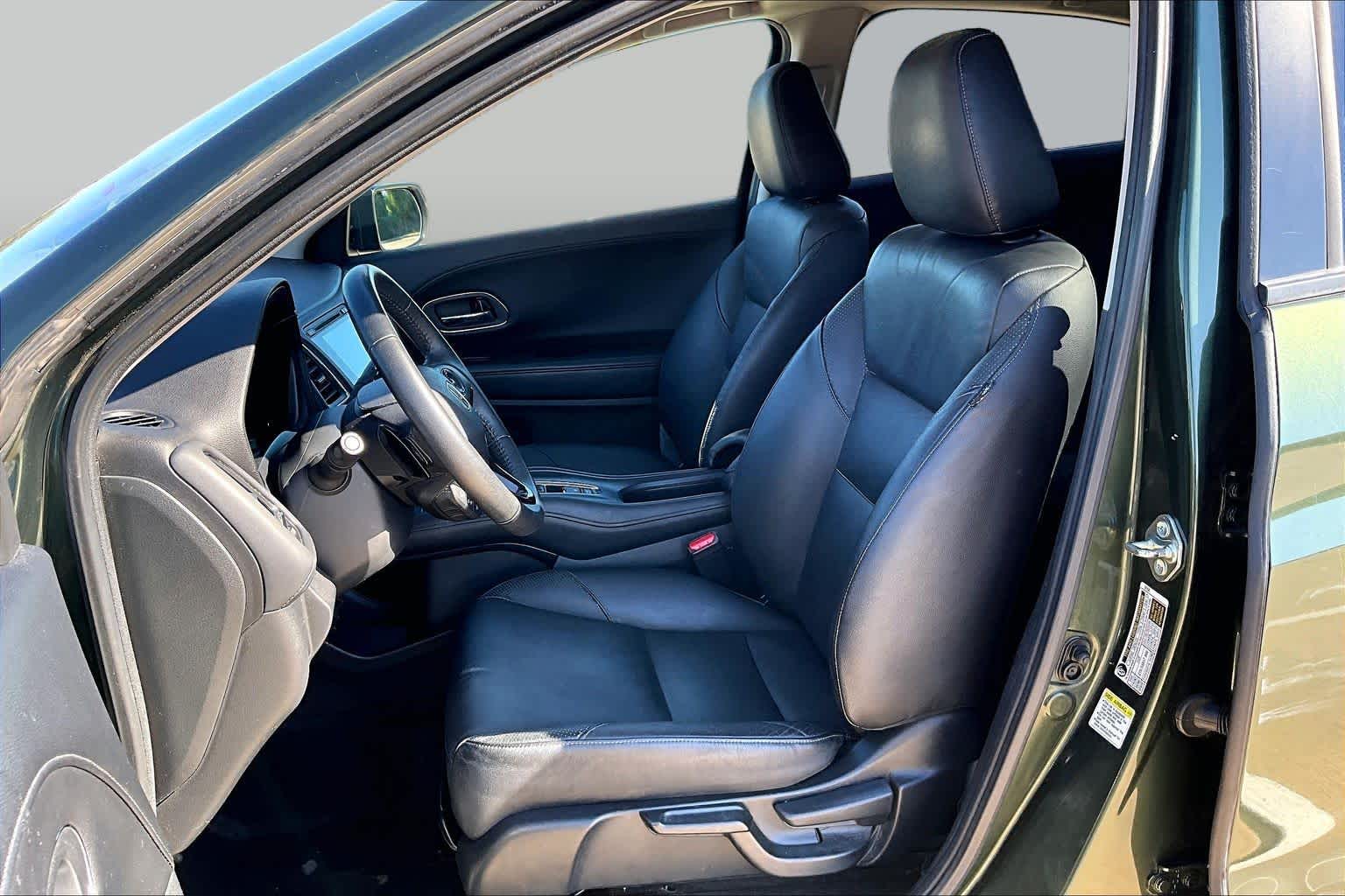 2016 Honda HR-V photo 8 of 37