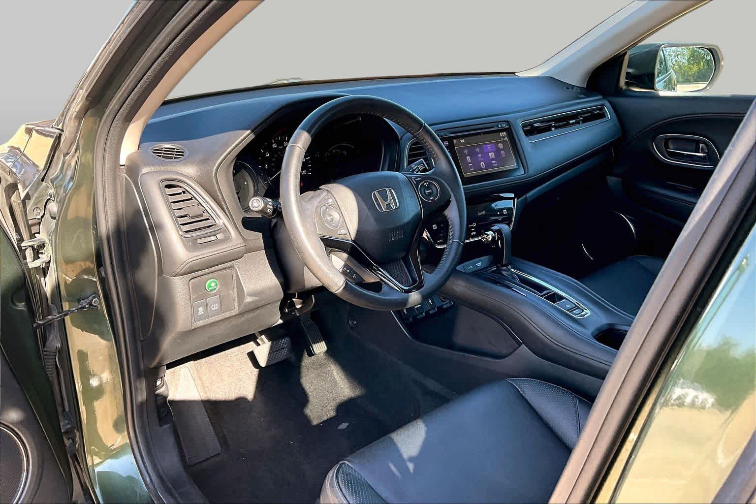 2016 Honda HR-V photo 18 of 37