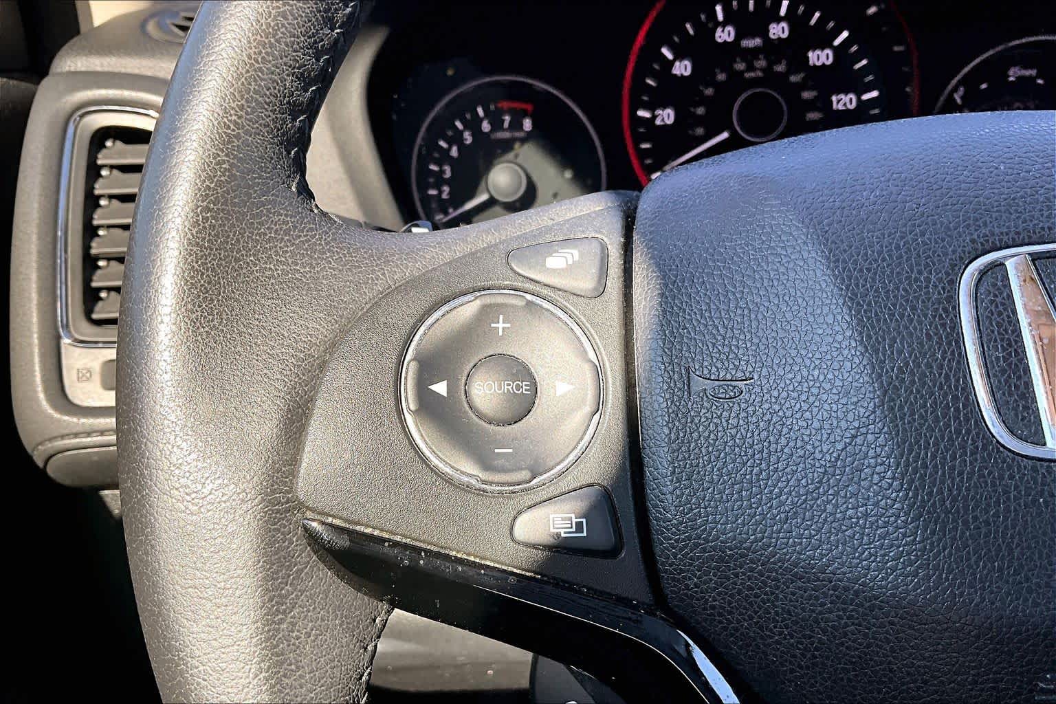 2016 Honda HR-V photo 24 of 37