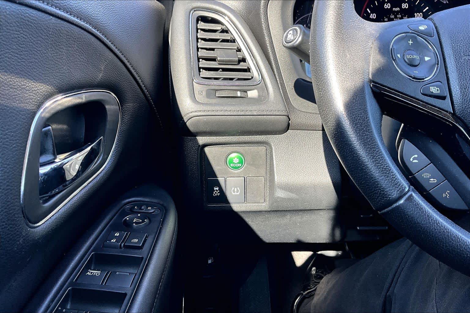 2016 Honda HR-V photo 36 of 37
