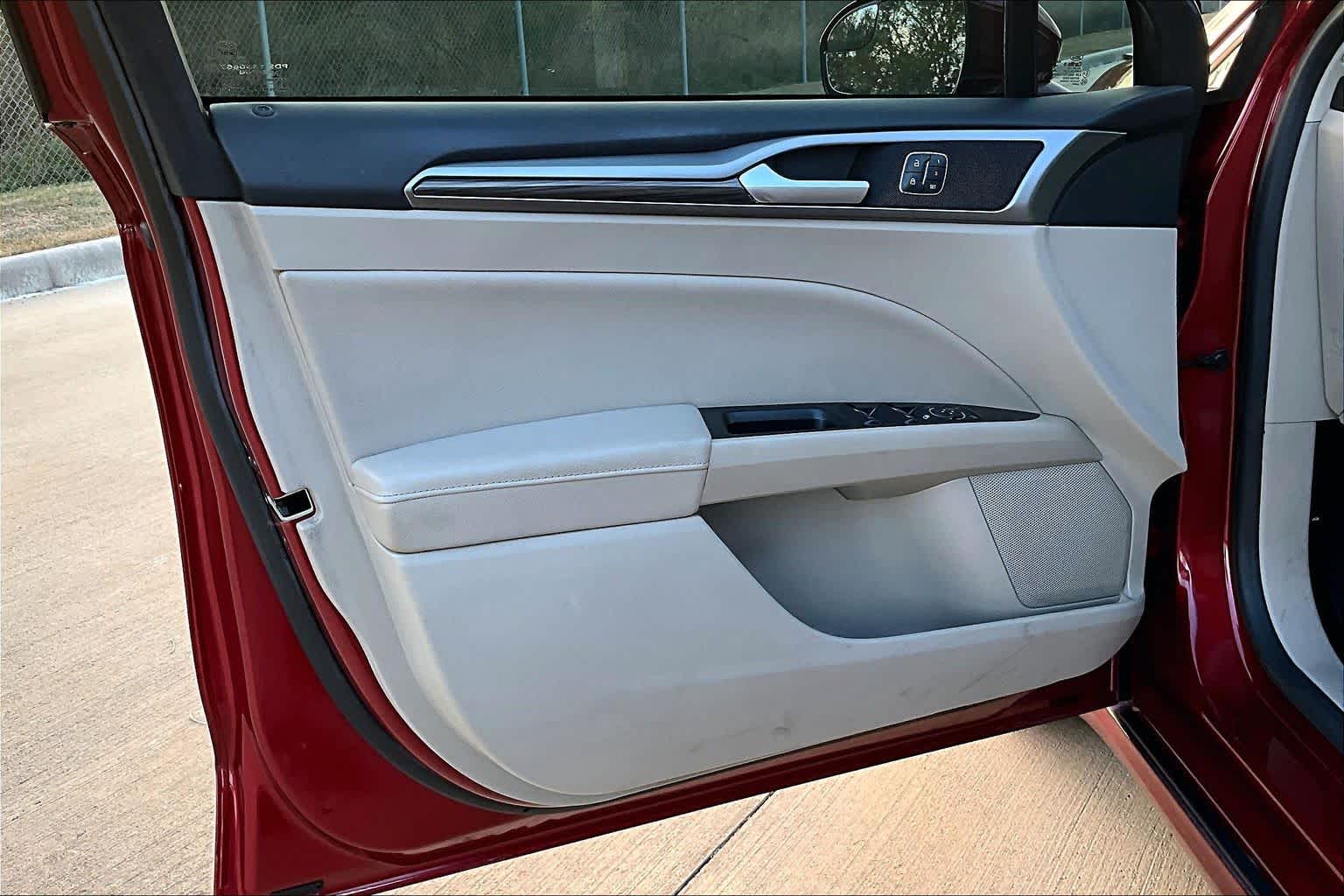 2017 Ford Fusion SE Ruby Red Metallic Tinted Clearcoat at HGreg Houston