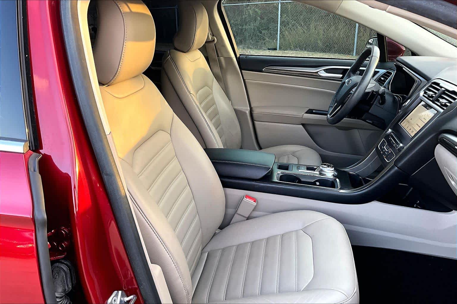 2017 Ford Fusion SE Ruby Red Metallic Tinted Clearcoat at HGreg Houston