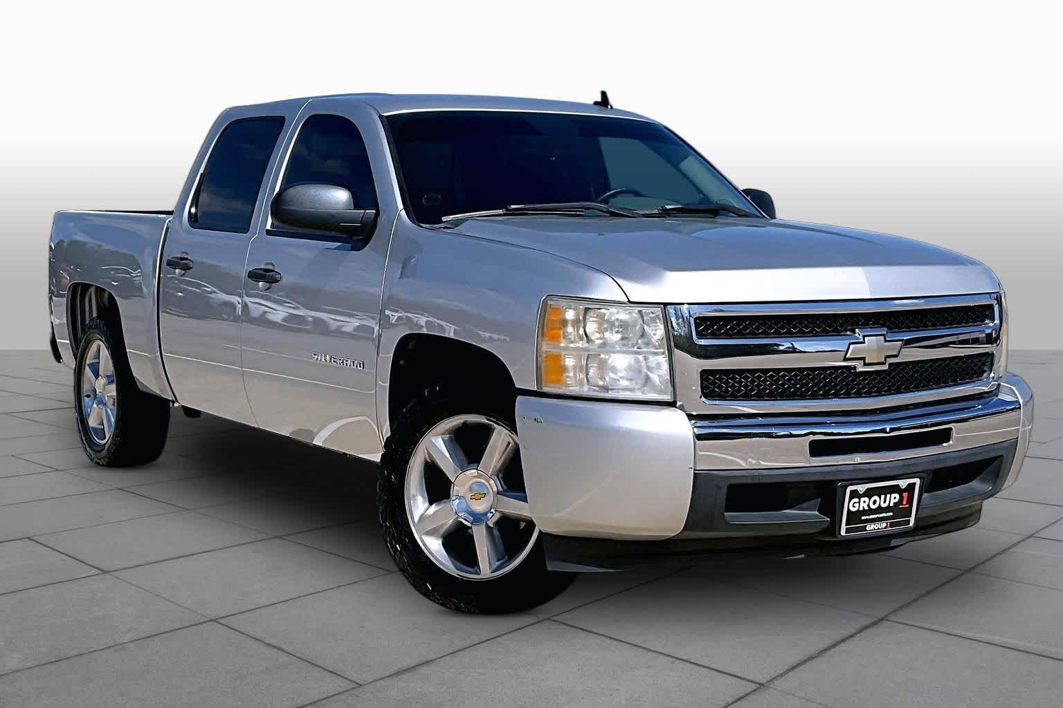2010 Chevrolet Silverado 1500 photo 2 of 32