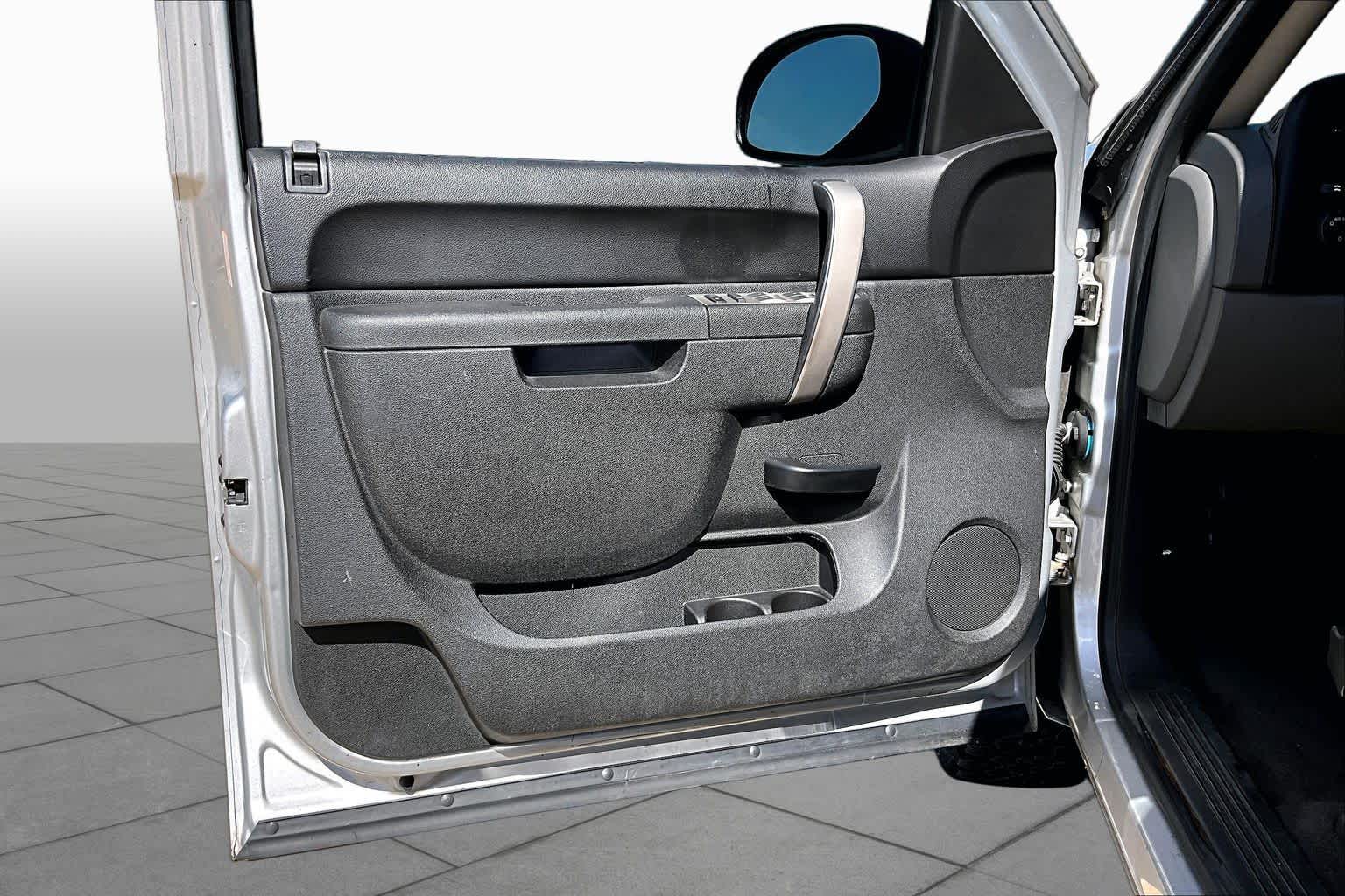 2010 Chevrolet Silverado 1500 photo 18 of 32