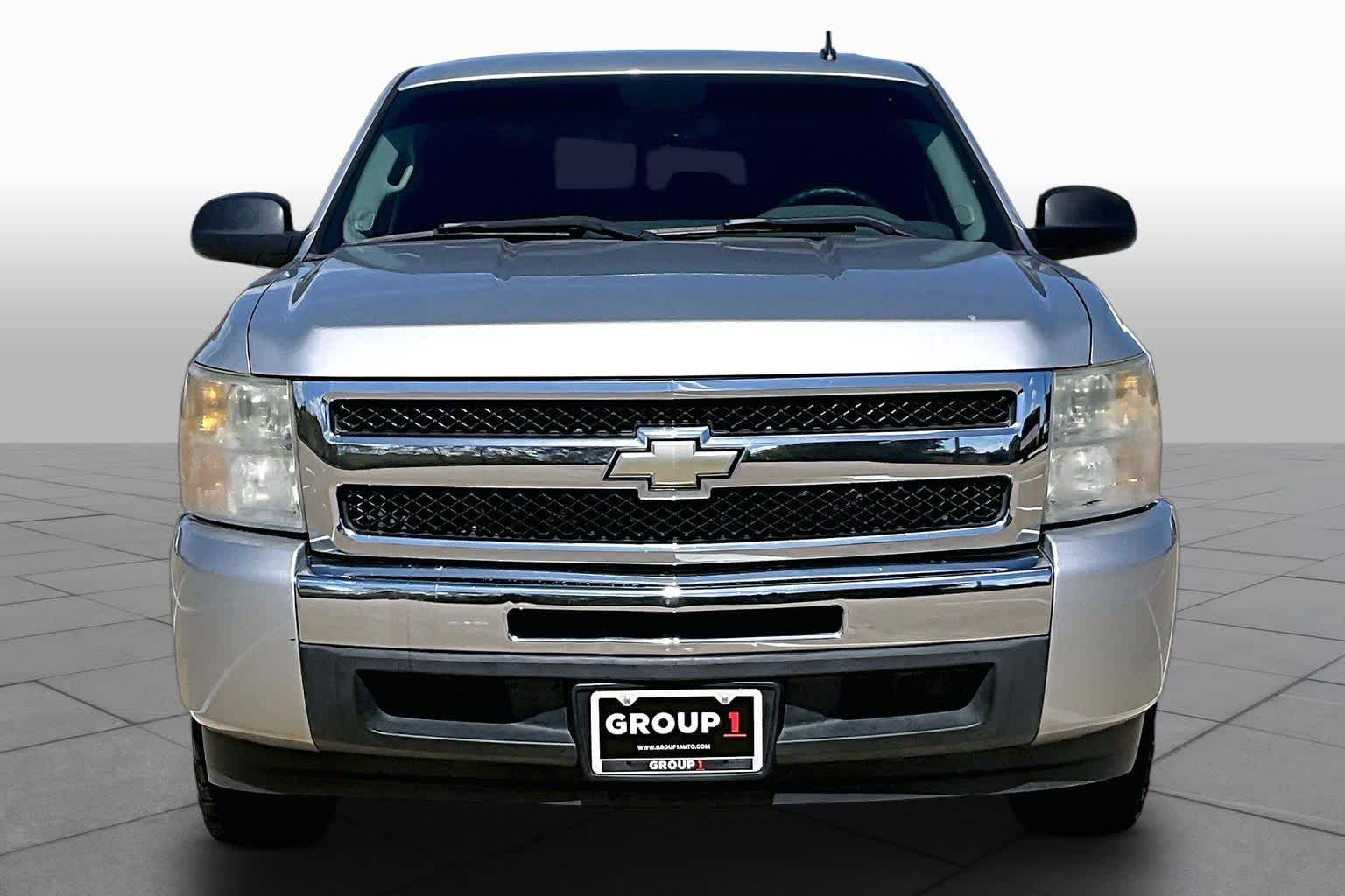 2010 Chevrolet Silverado 1500 photo 3 of 32