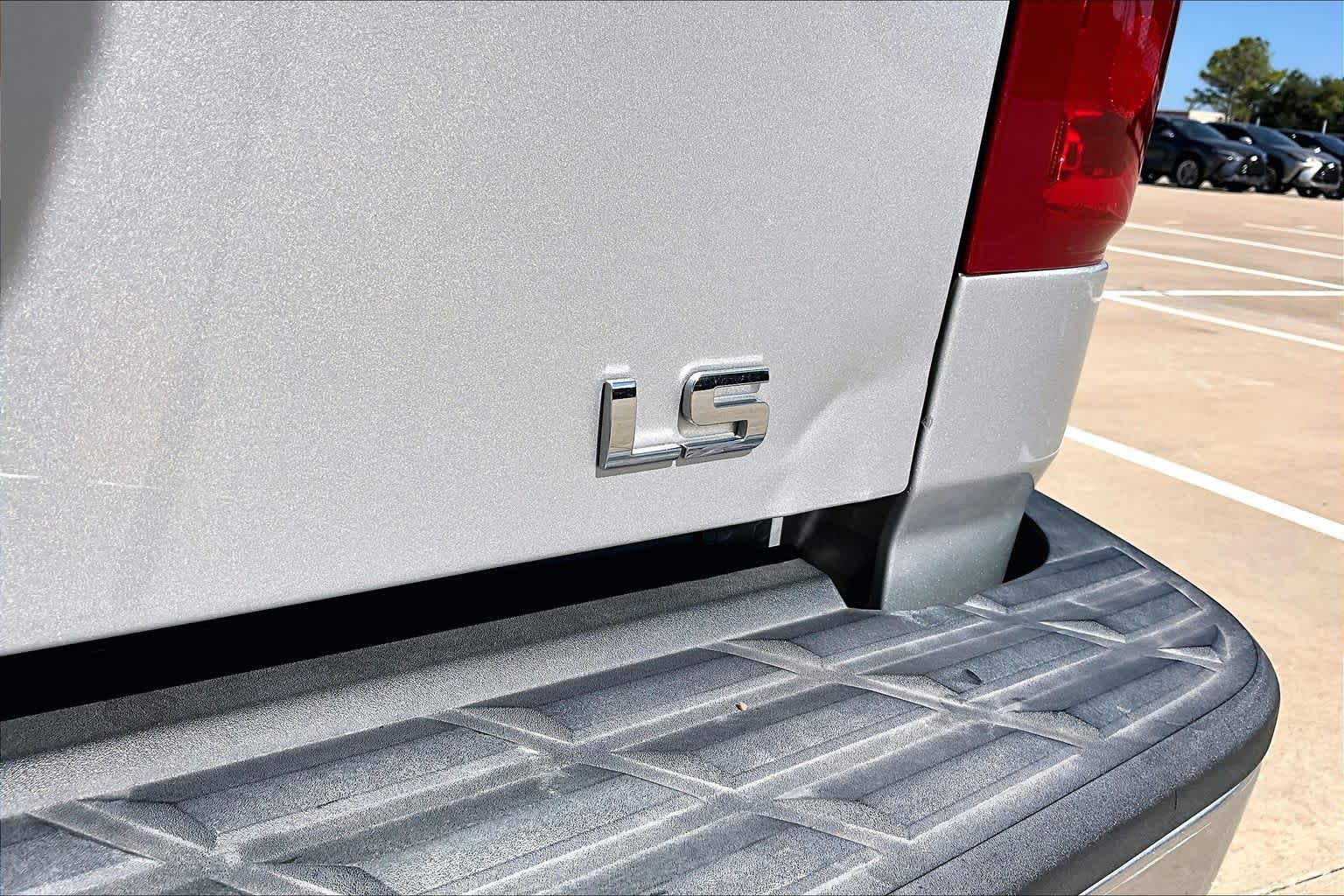 2010 Chevrolet Silverado 1500 photo 9 of 32