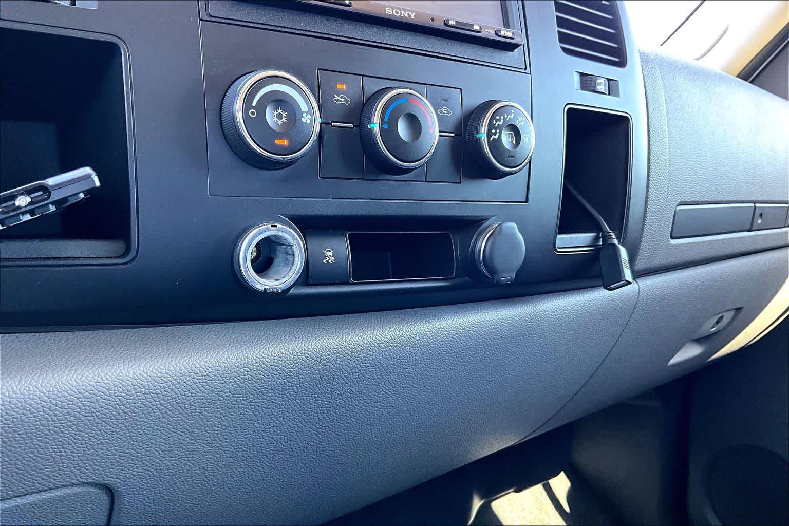 2010 Chevrolet Silverado 1500 photo 30 of 32