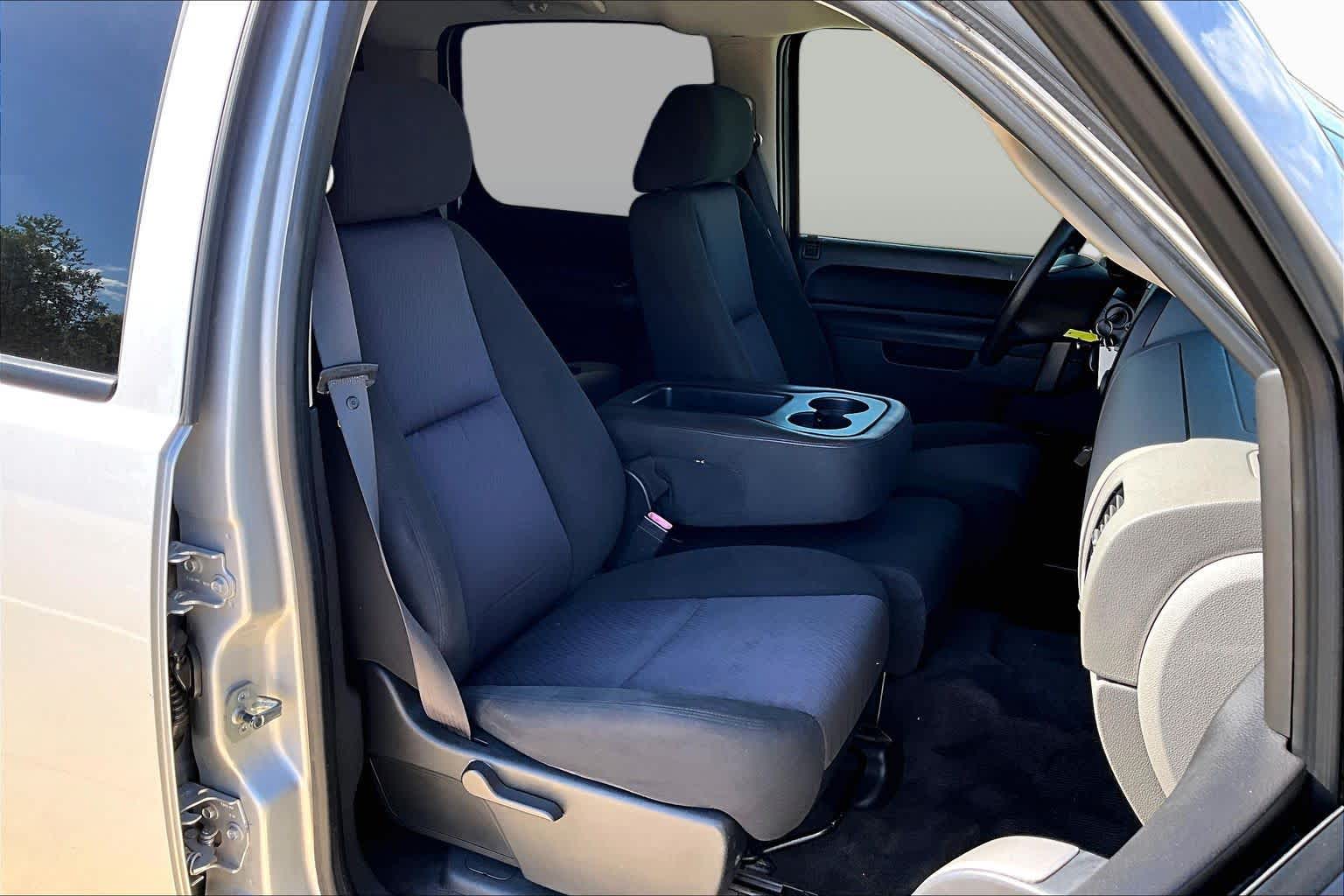 2010 Chevrolet Silverado 1500 photo 8 of 32