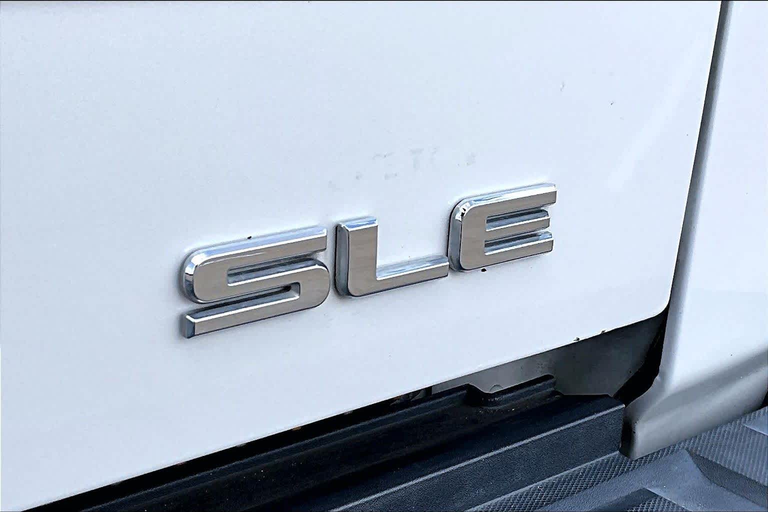 2016 GMC Sierra 1500 SLE White Frost Tricoat at AutoNation USA Katy