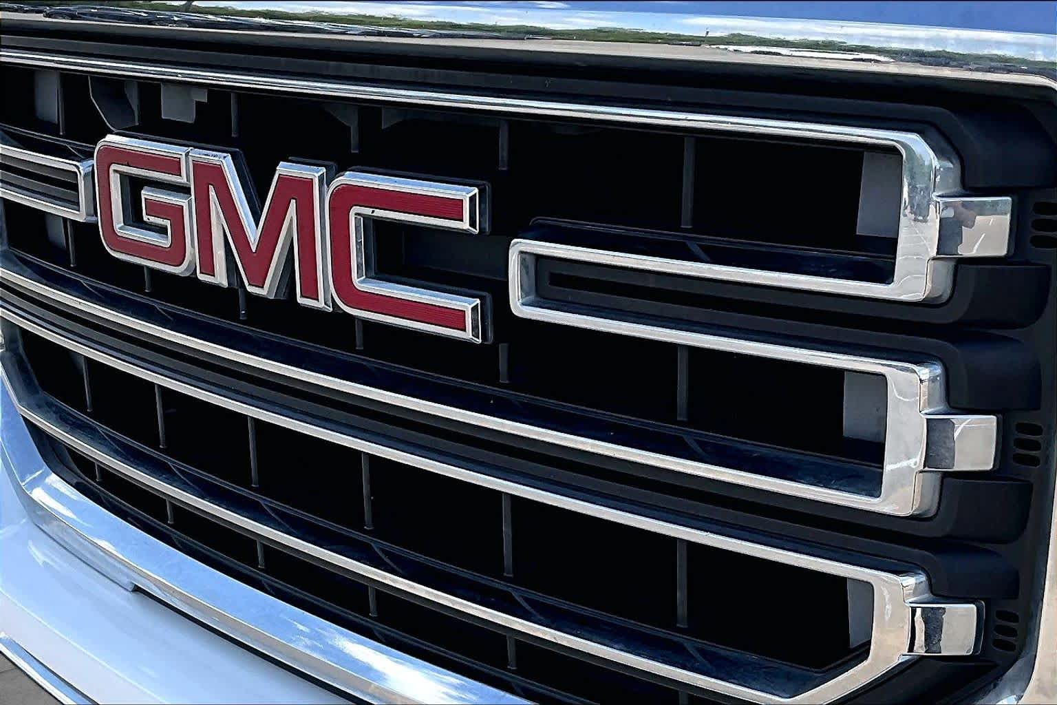 2016 GMC Sierra 1500 SLE White Frost Tricoat at AutoNation USA Katy