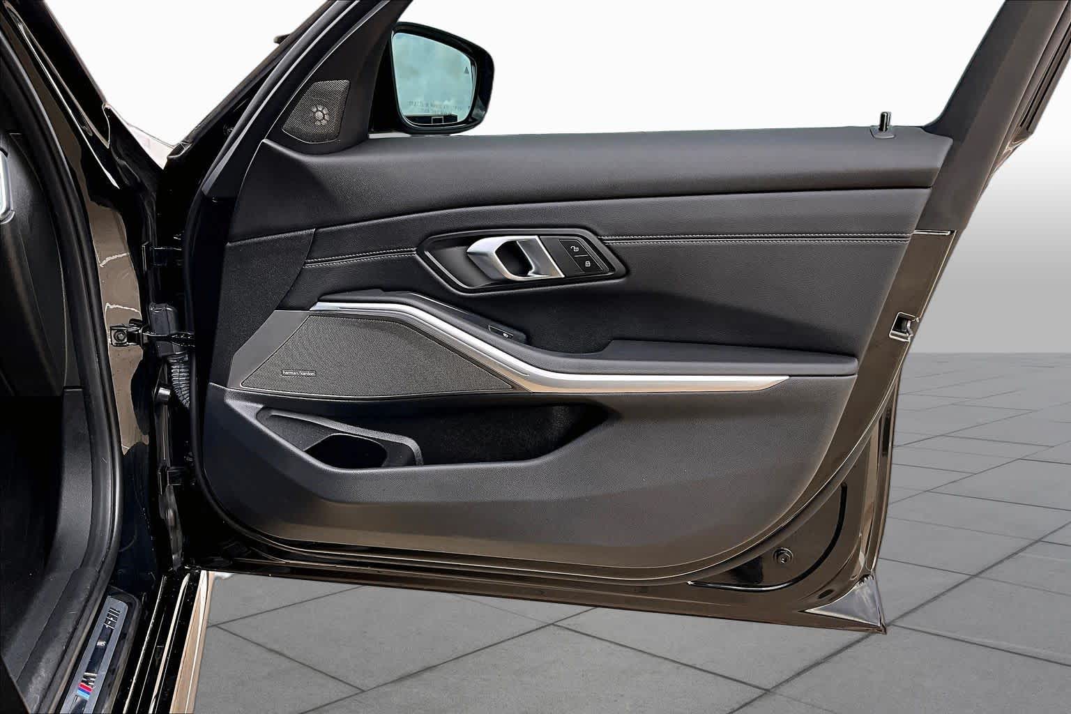 2024 BMW M340i photo 22 of 36