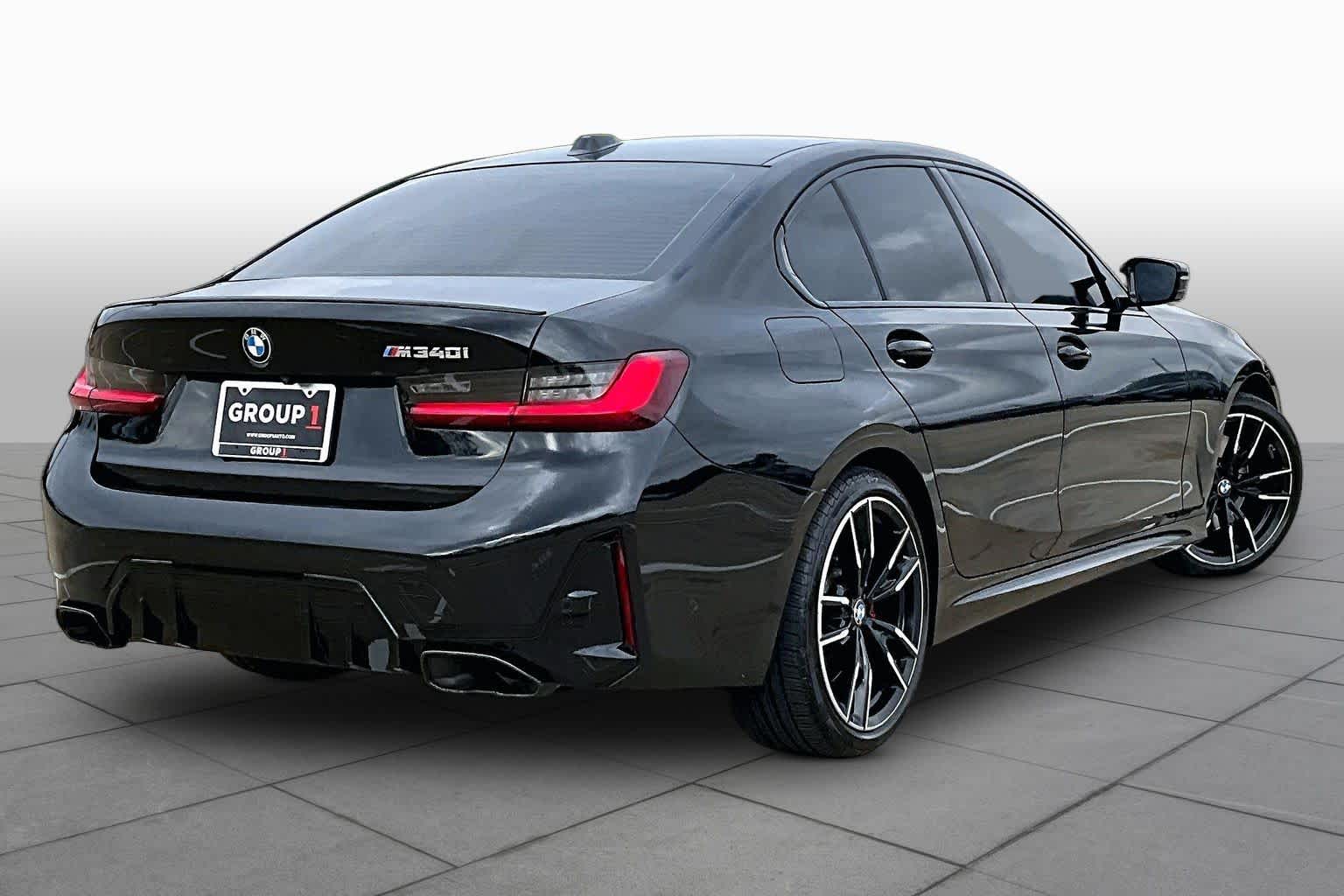 2024 BMW M340i photo 13 of 36