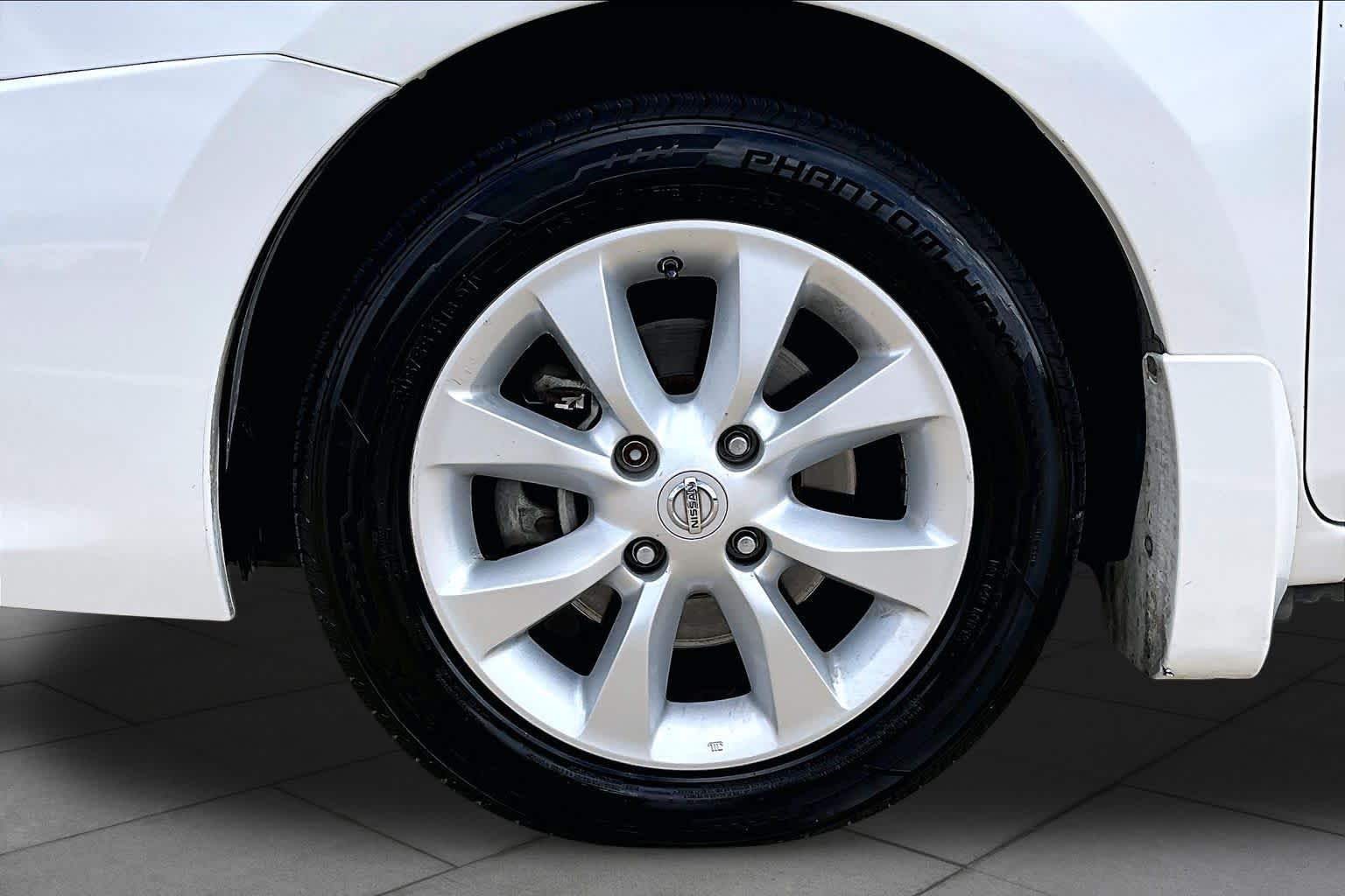 2012 Nissan Sentra photo 8 of 31