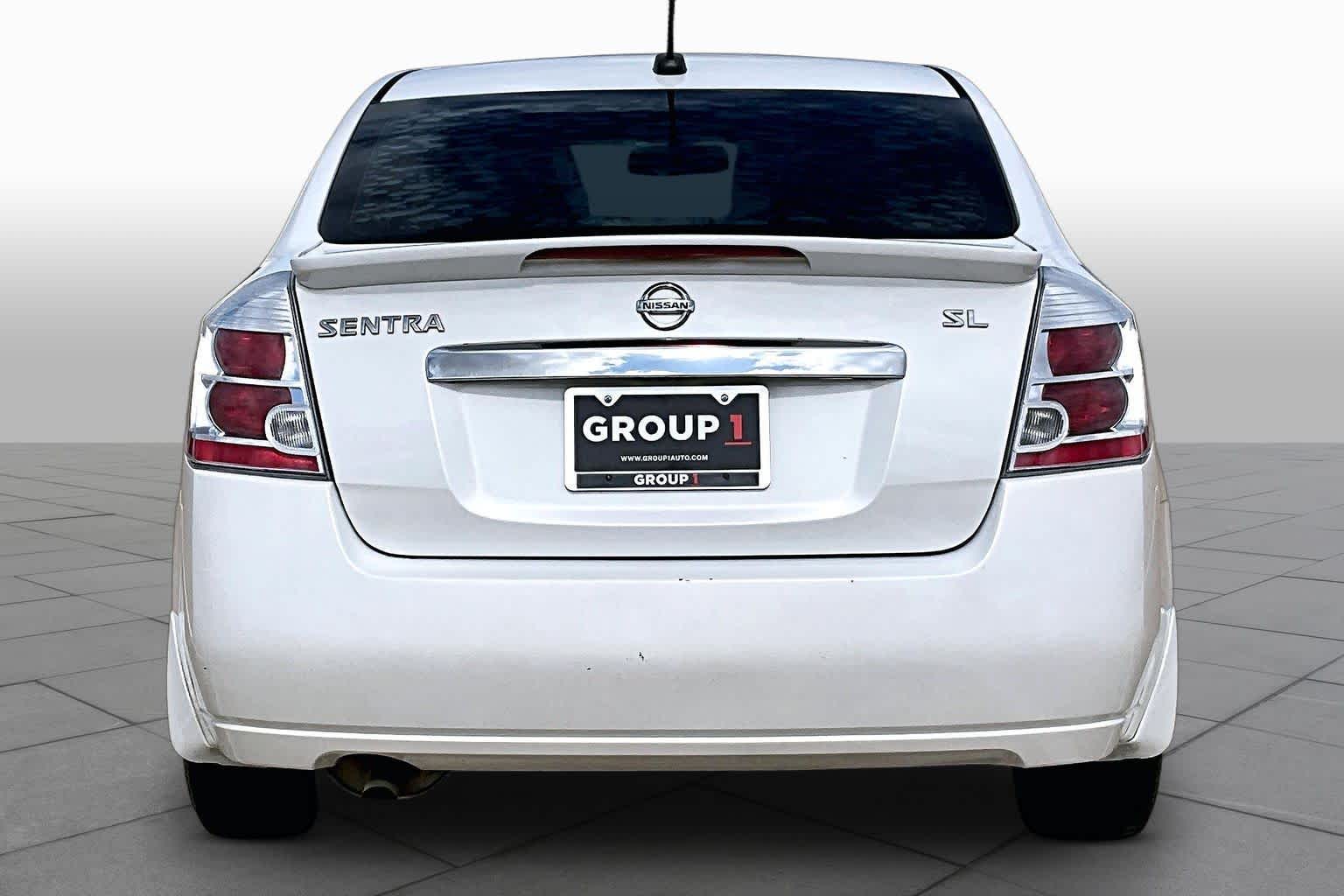 2012 Nissan Sentra photo 2 of 31