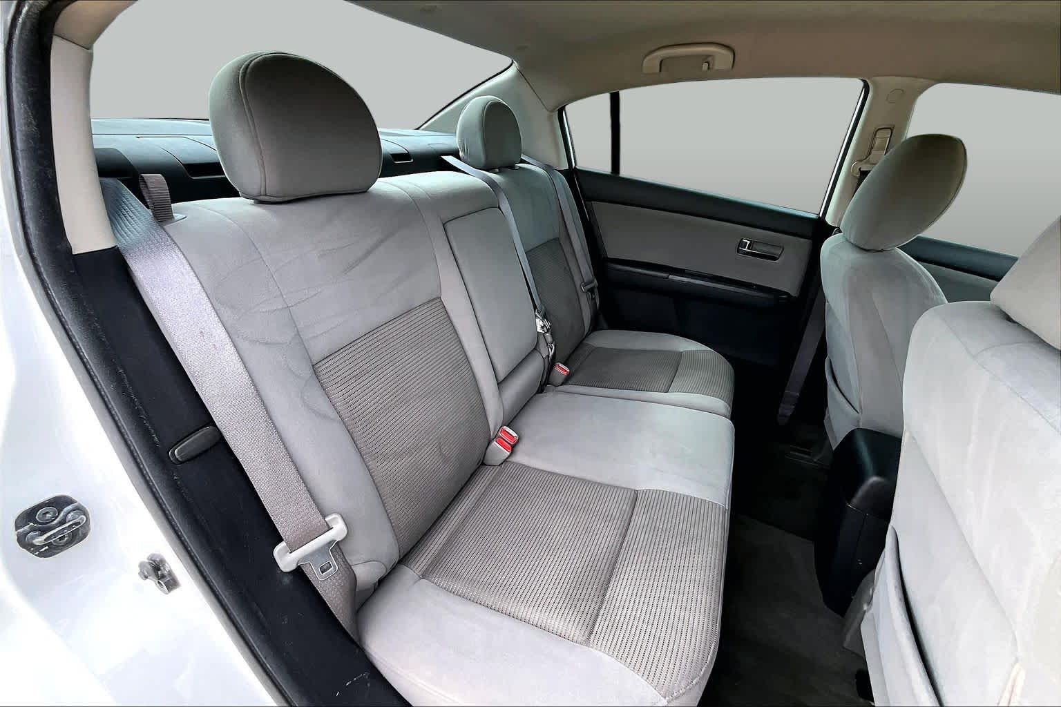2012 Nissan Sentra photo 16 of 31
