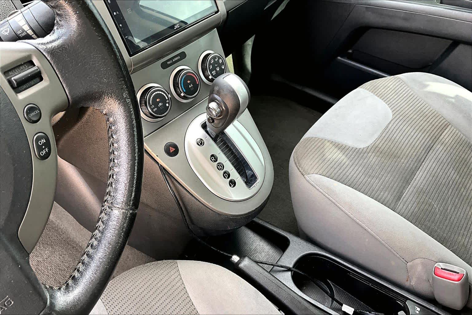 2012 Nissan Sentra photo 13 of 31