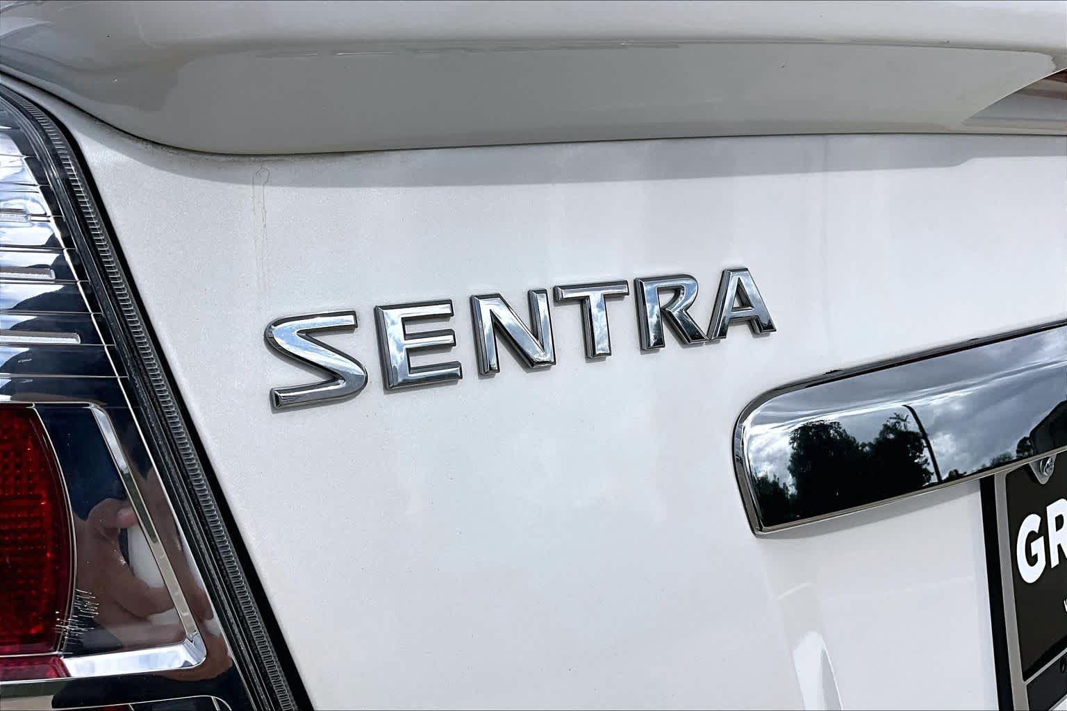 2012 Nissan Sentra photo 25 of 31