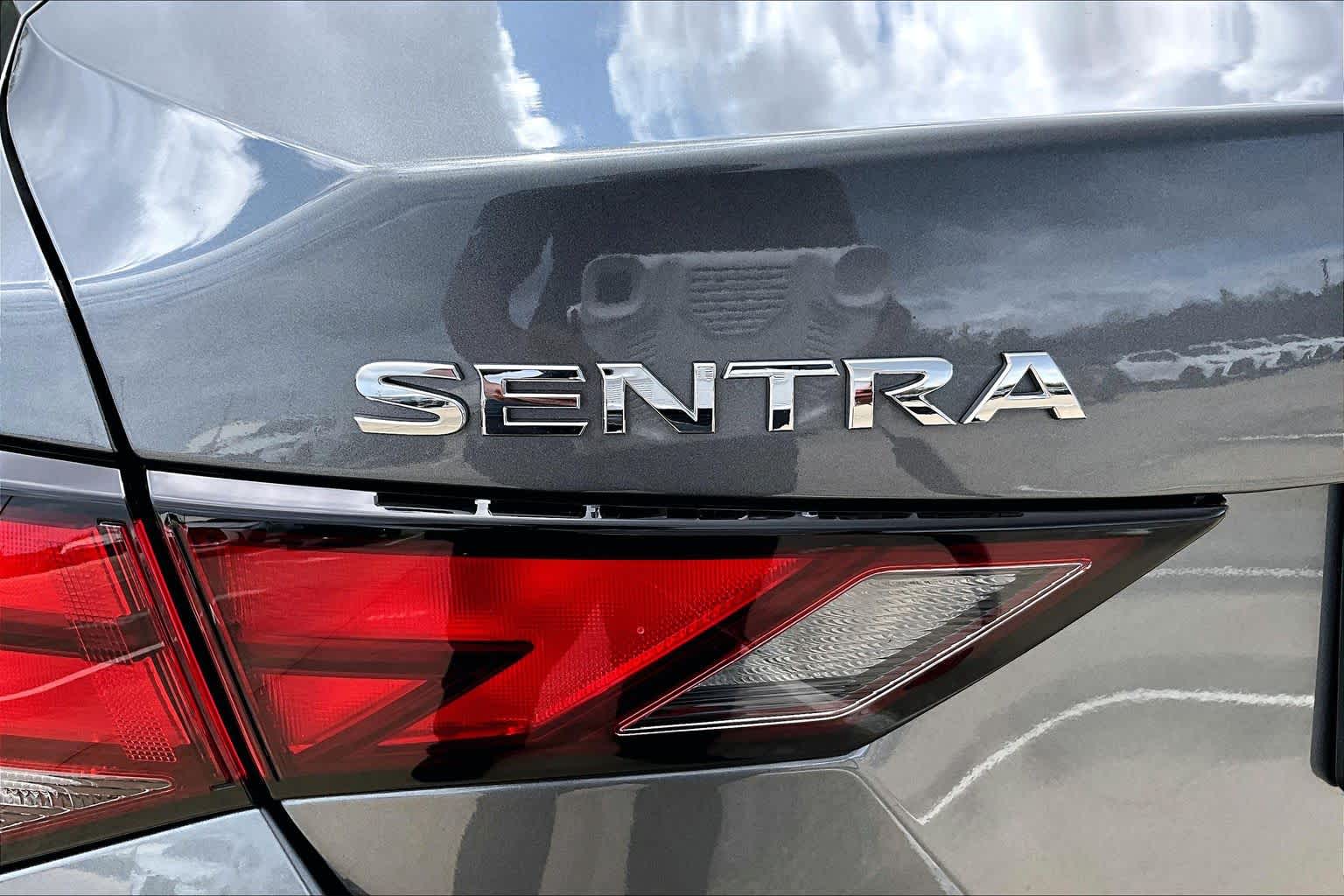 2025 Nissan Sentra photo 30 of 35