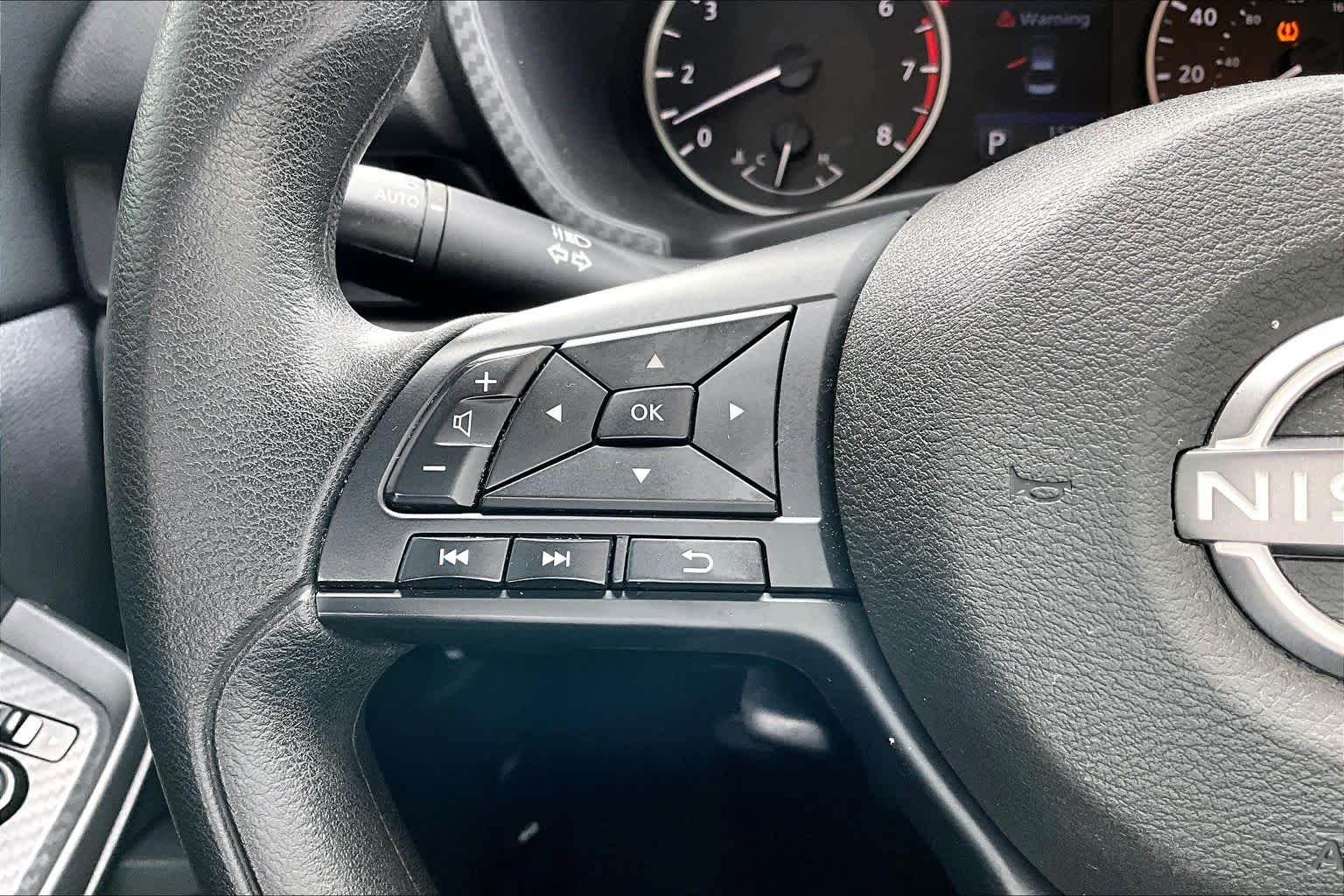 2025 Nissan Sentra photo 23 of 35