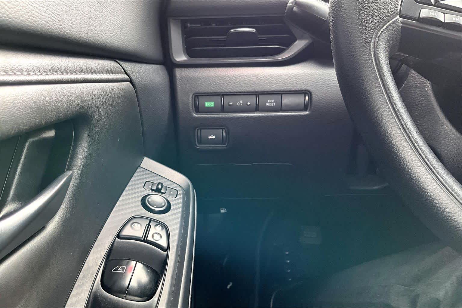 2025 Nissan Sentra photo 34 of 35