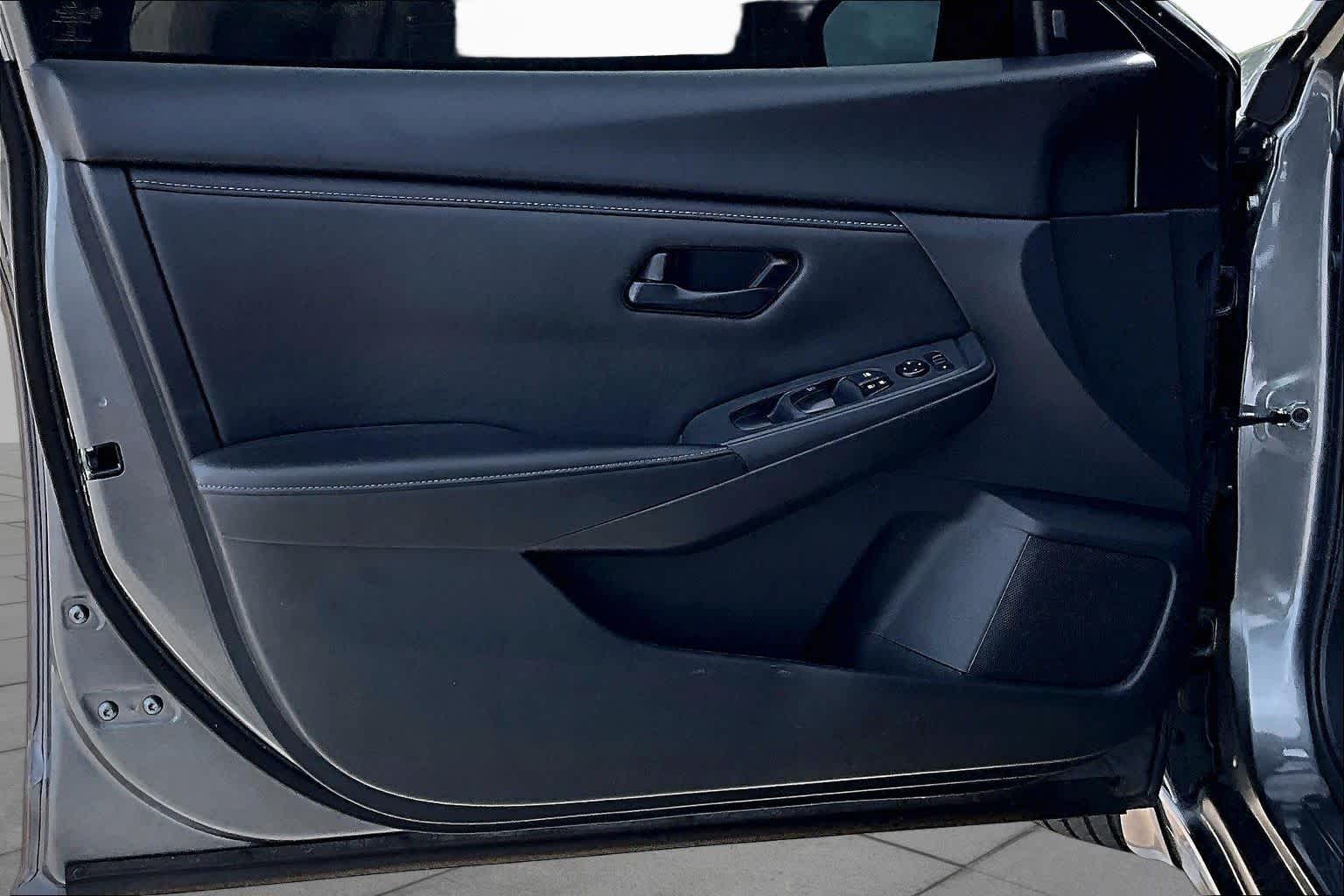 2025 Nissan Sentra photo 21 of 35