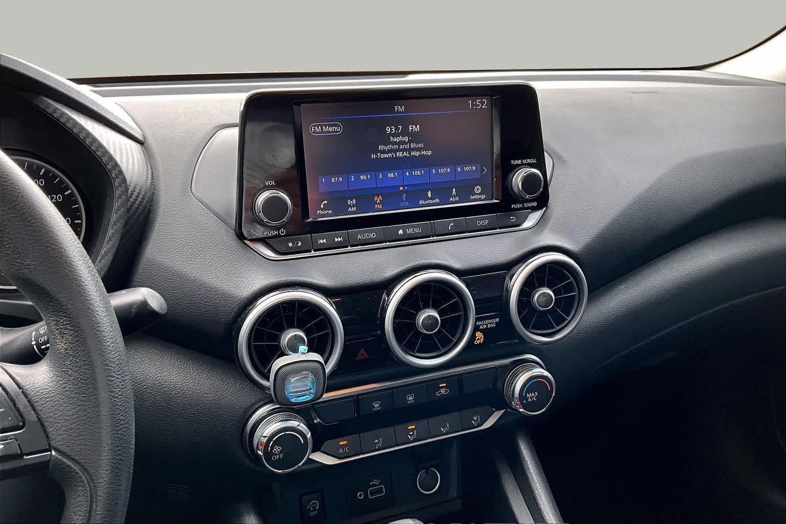 2025 Nissan Sentra photo 7 of 35