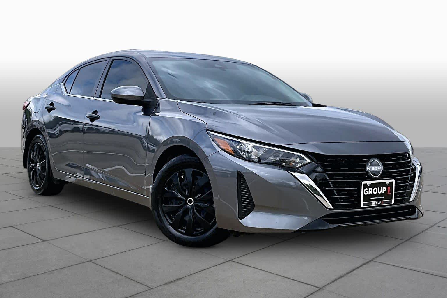 2025 Nissan Sentra photo 3 of 35