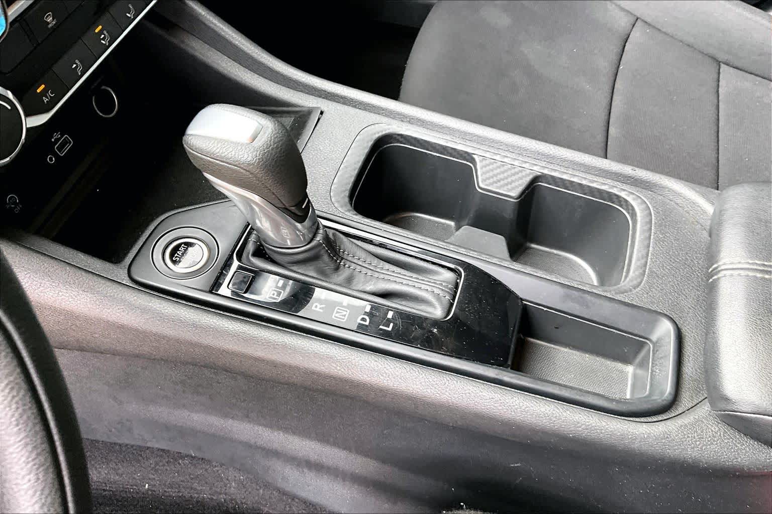 2025 Nissan Sentra photo 16 of 35