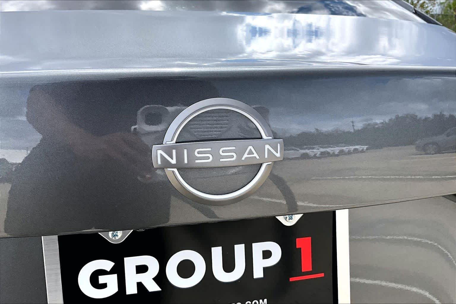 2025 Nissan Sentra photo 10 of 35