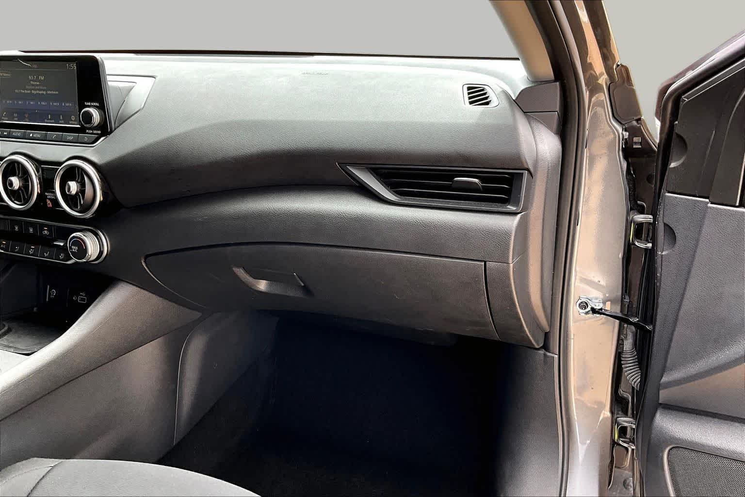 2025 Nissan Sentra photo 18 of 35