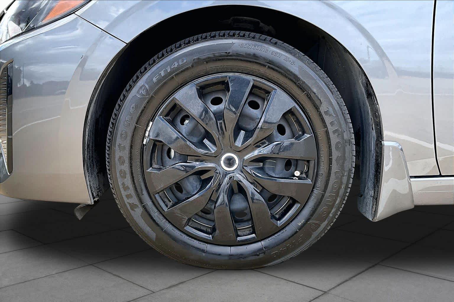 2025 Nissan Sentra photo 11 of 35