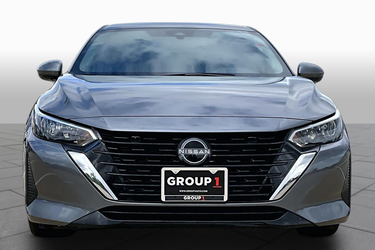 2025 Nissan Sentra photo 4 of 35