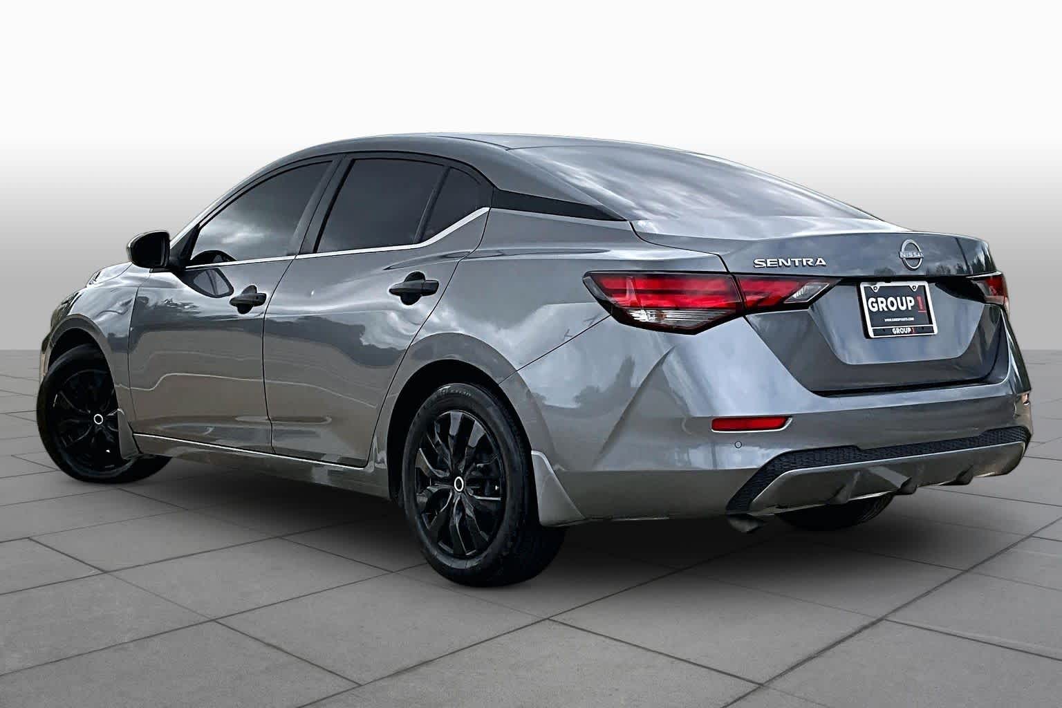 2025 Nissan Sentra photo 12 of 35