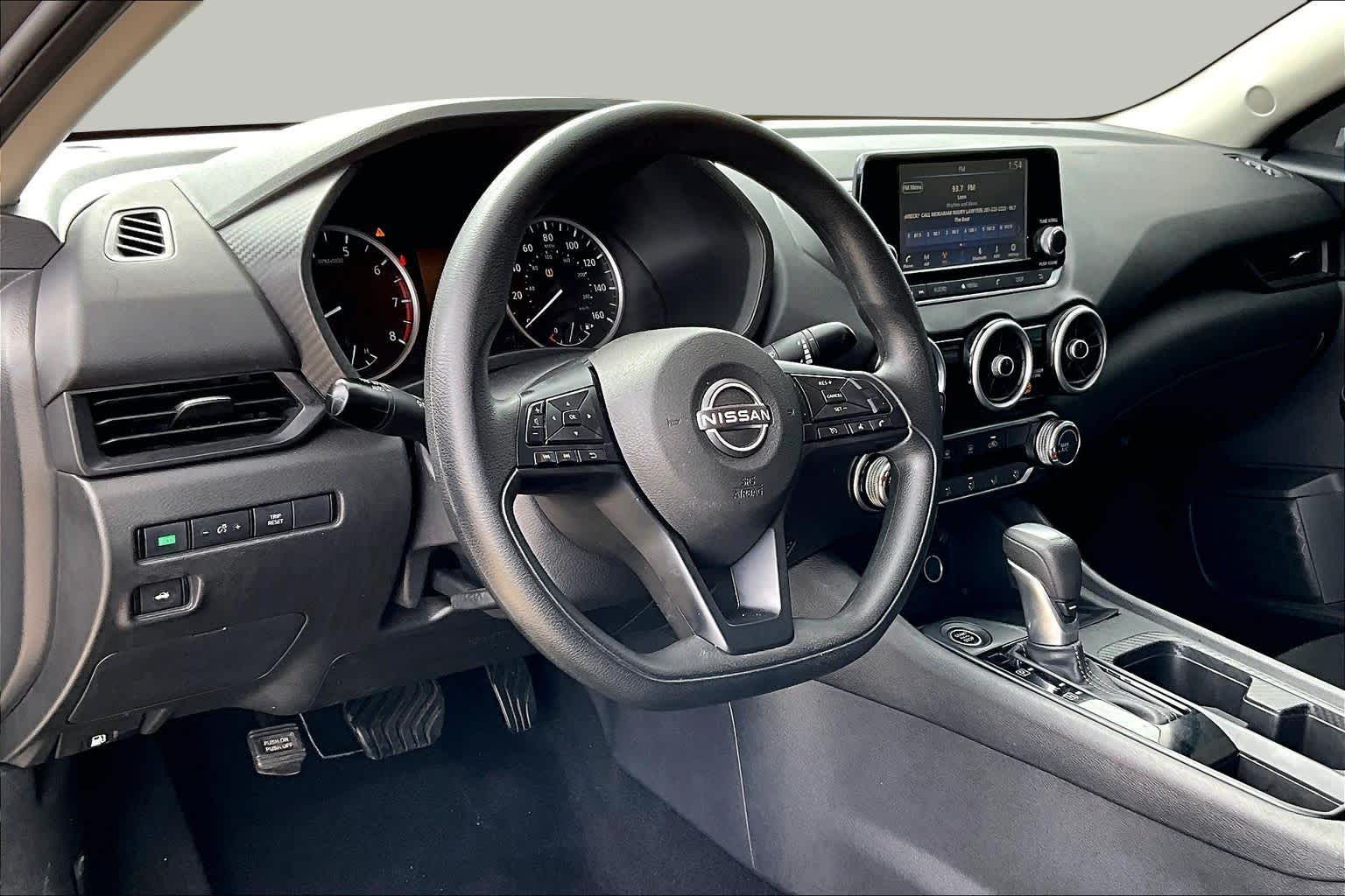 2025 Nissan Sentra photo 17 of 35