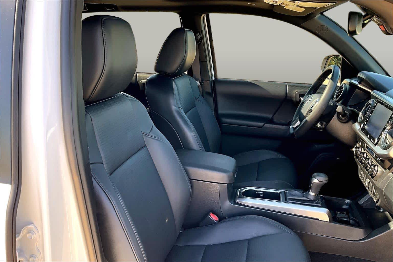 2023 Toyota Tacoma Limited Wind Chill Pearl at Beck & Masten Kia